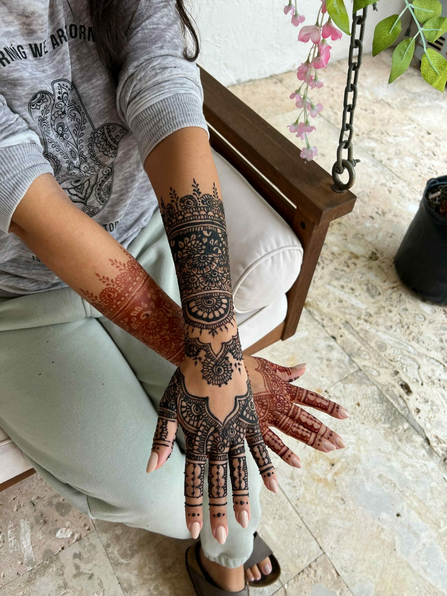 New wedding special checks mehndi design || Stylish back hand mehndi design  | Full hand henna mehndi - YouTube