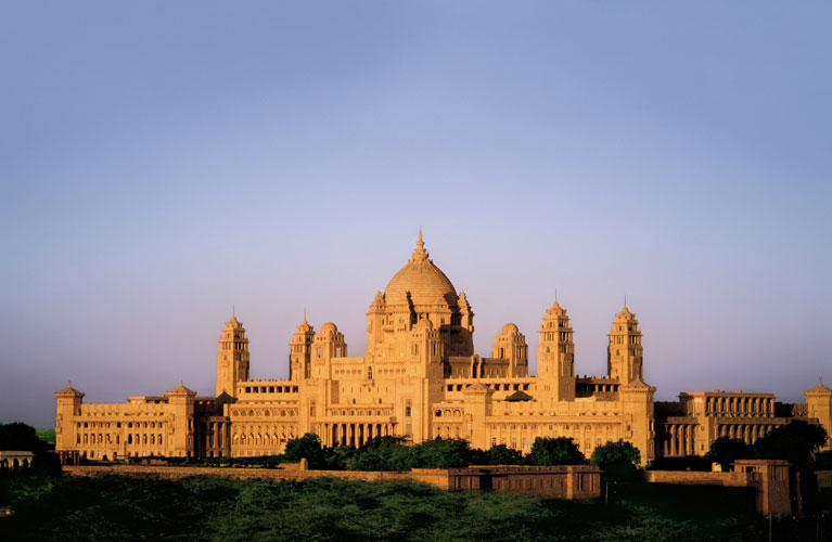 Website: https://taj.tajhotels.com/en-in/umaid-bhawan-palace-jodhpur/