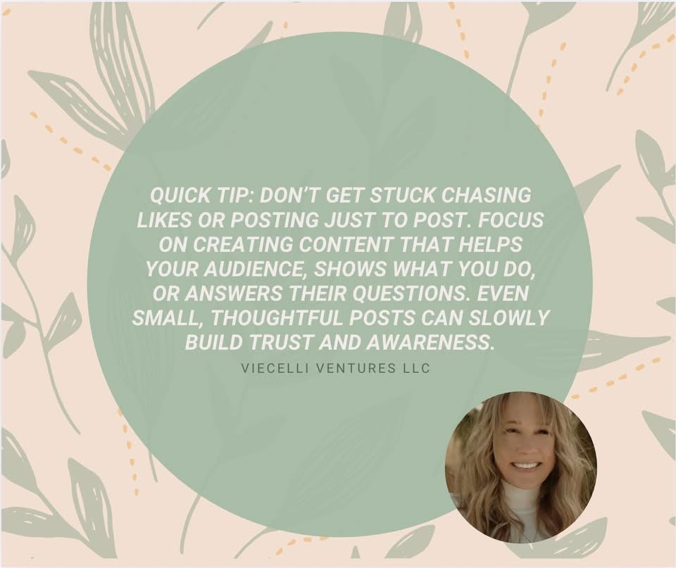 A green circle with a quick tip about creating content and building trust, with a small photo of a smiling woman in the bottom right corner.