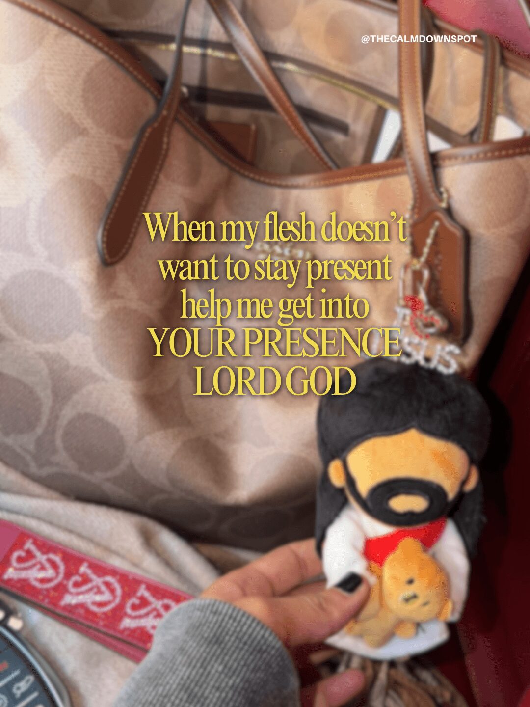 Close-up of a beige patterned bag with yellow text overlay about faith and presence, and a small plush toy with a beard and a lion. Alt text word count: 27, confidence: 0.9